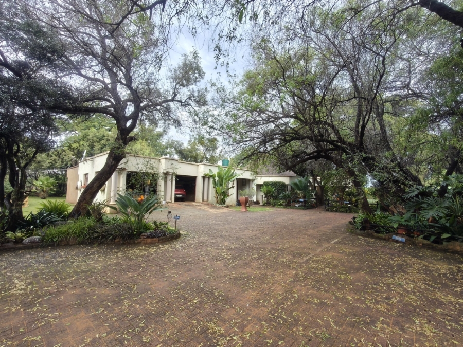Commercial Property for Sale in Lindleyspoort North West